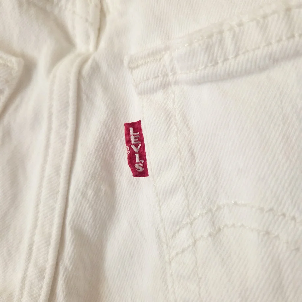 lEVI'S White Jeans - Picture 6 of 13